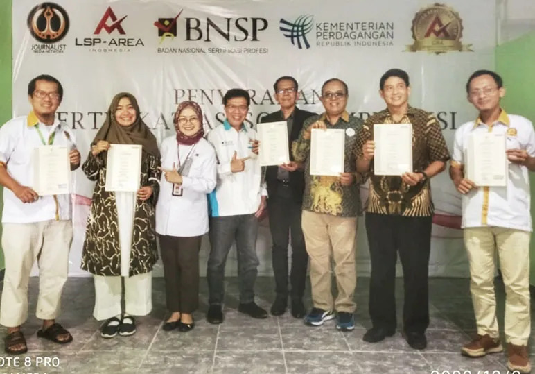 Sertifikasi Kompetensi BNSP: Pengukuhan Delapan Asesor Kompetensi LSP Area Indonesia